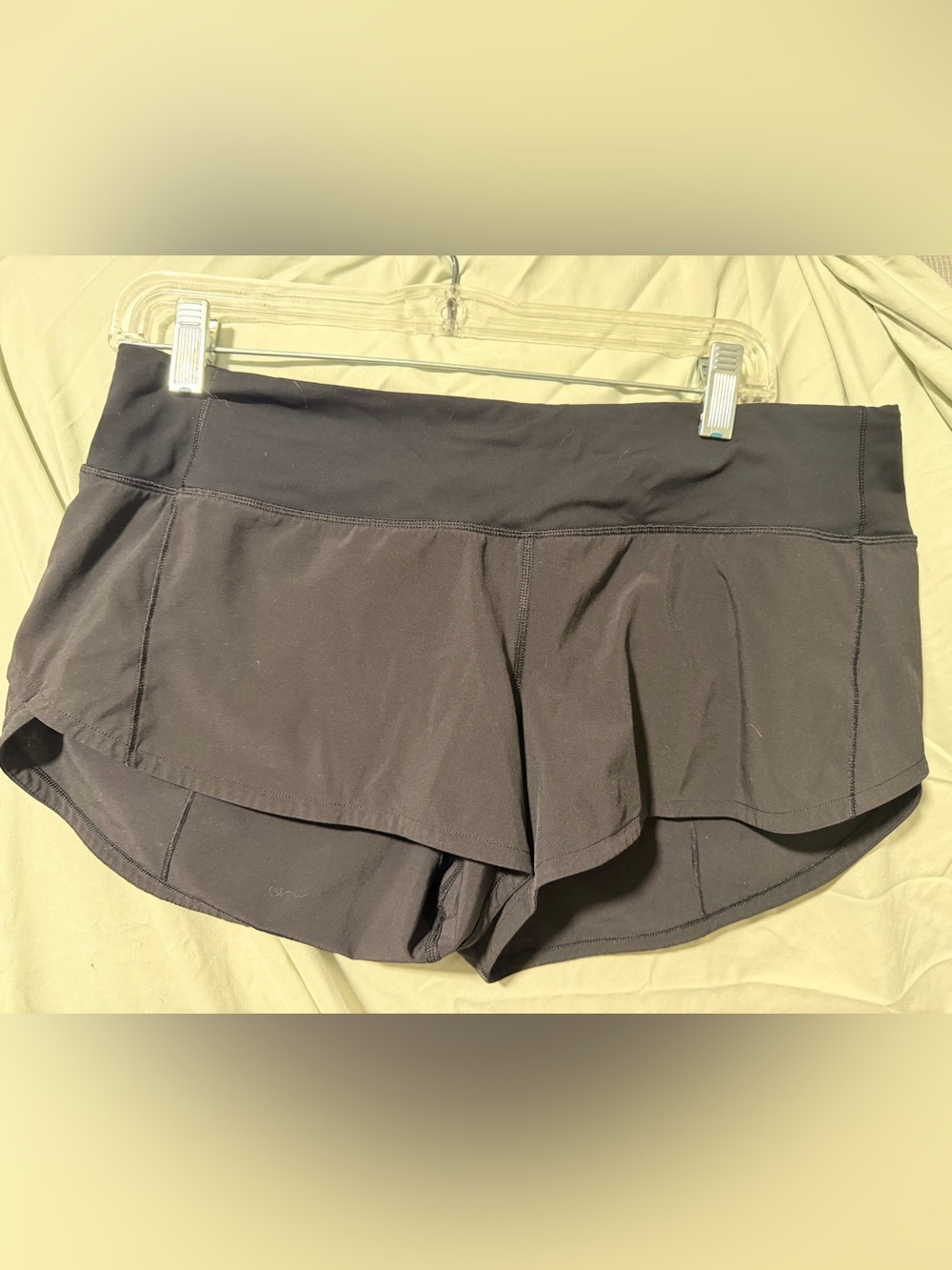 lululemon athletica Black Hottie Hots size 8